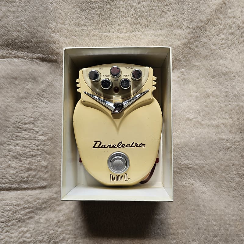 Danelectro DADDY O. オーバードライブ The Guv'nor Danelectro Daddy-O. Overdrive Pedal - YouTube