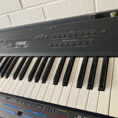 Yamaha  SY-22 Synthesiser