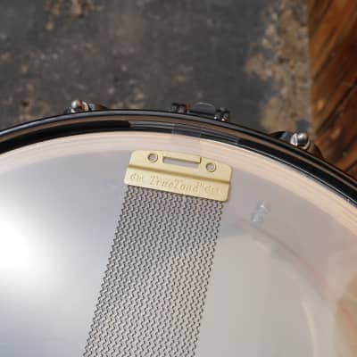 DW USA Collectors Series - Lavender Satin Oil - 6.5 x 14" Pure Maple SSC /VLT Shell Snare Drum w/ Black Nickel Hdw. (2023) image 9
