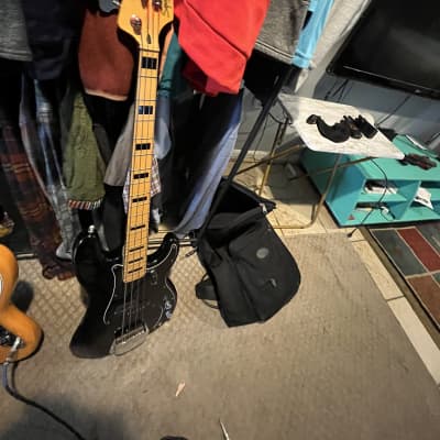 Squier Classic Vibe '70s Precision Bass 2015 - Present - Black image 2