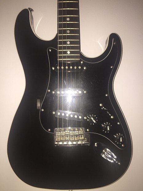 Fender MIJ Aerodyne Stratocaster AST-M - The Rocket
