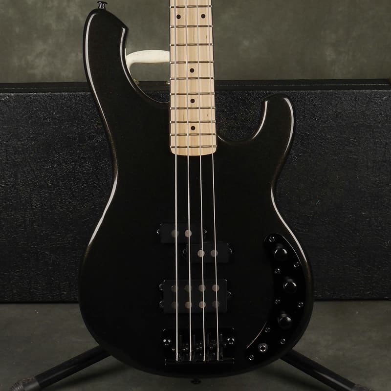 Barracuda bass store guitar price