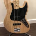 Fender American Professional Jazz Bass 2017 Maple w/ OHSC (Elite Case) MIA