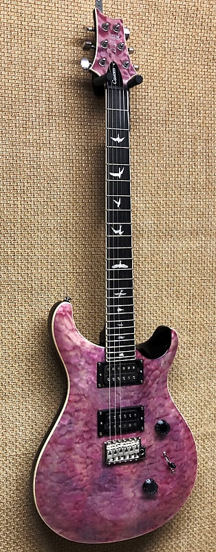 PRS SE Custom 24 Quilt Electric Guitar, 24 Frets, Violet Quilted Maple Top,  Mahogany, 85/15s PUs Bag