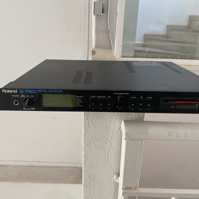 Roland S-760 Digital Sampler 1994 - 1998 - Black