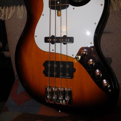 Clover Apeiron 4 Bass - MINT! for sale