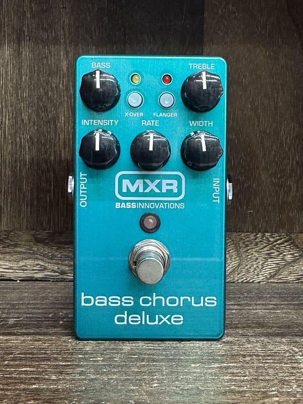 MXR M83 Bass Chorus Deluxe