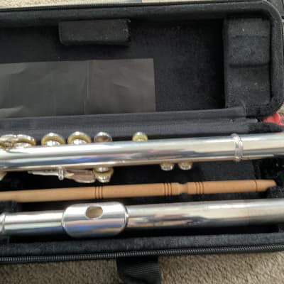 Yamaha YFL-211 Student Flute