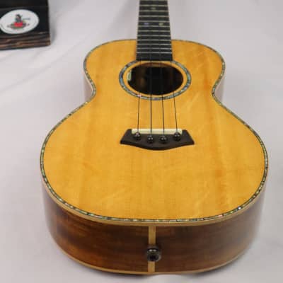 custom soild bearclaw spruce acacia koa back tenor ukulele withkamaka string &pickup and bag image 8