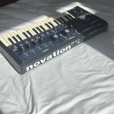 Novation MiniNova 37-Key 18-Voice Synthesizer 2012 - Present - Blue