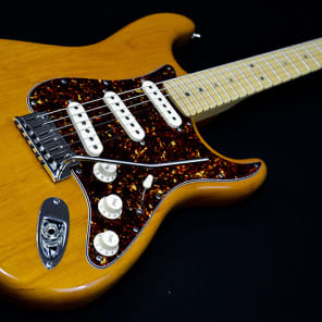MINT! Fender American Deluxe Stratocaster Amber & Fender Case image 5