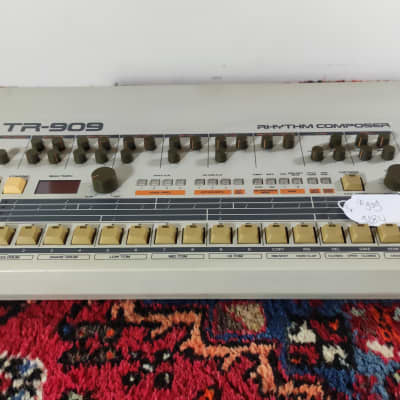 Roland TR-909 Rhythm Composer 1983 - 1985 - White (Serviced / Warranty)