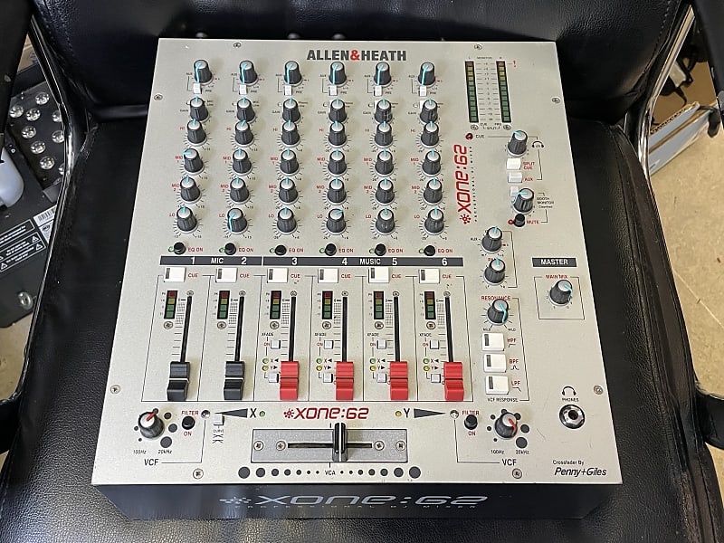 美品】ALLEN&HEATH XONE：62 DJミキサー ハードケース付 ALLEN & HEATH