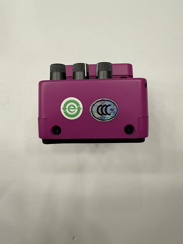 BEHRINGER DM100　ディストーション Behringer DM100 Distortion Modeler - Boss DS-1 Clone
