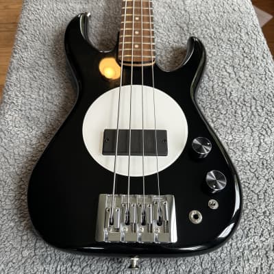 FLEABASS MODEL 32 BLACK オマケミニアンプ付き 581934000320070-00-600x600.jpg