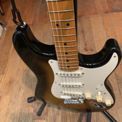 Fender Stratocaster AVRI 57’ Reissue  1989 2 tone Sunburst image 2
