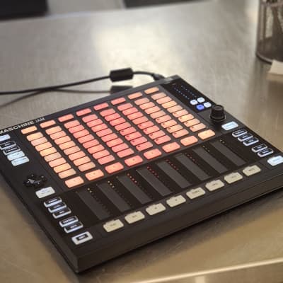 Native Instruments MASCHINE JAM Production & Sequencing Controller