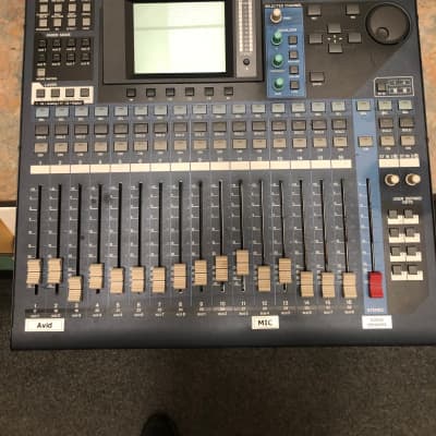 Yamaha 01V96 Version 2 16-Channel Digital Recording Mixer Console