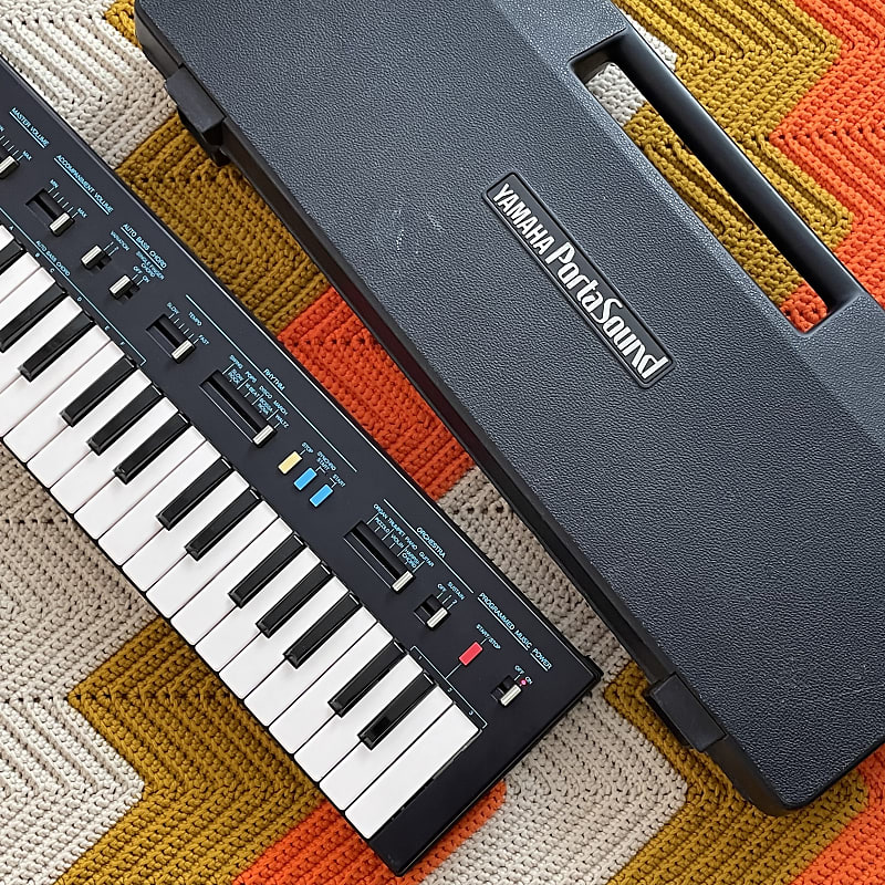 Yamaha Synth Keyboard - 1980’s Made in Japan 🇯🇵! - Mint Condition with Original Case! - Onboard Drums! - Beach House Vibes! - image 1