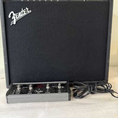 Fender Mustang GT 100 100-Watt 1x12