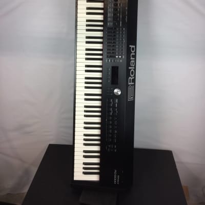 Very Good Roland RD-2000 88-Key Digital Stage Piano, Black