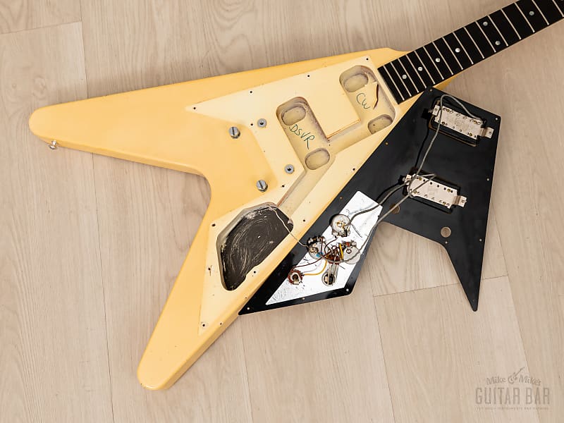 Gibson '67 Flying V Reissue Cherry 2001 | The Music Zoo