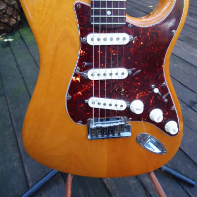 Fender STRATOCASTER DELUXE 2010 - Amber image 10
