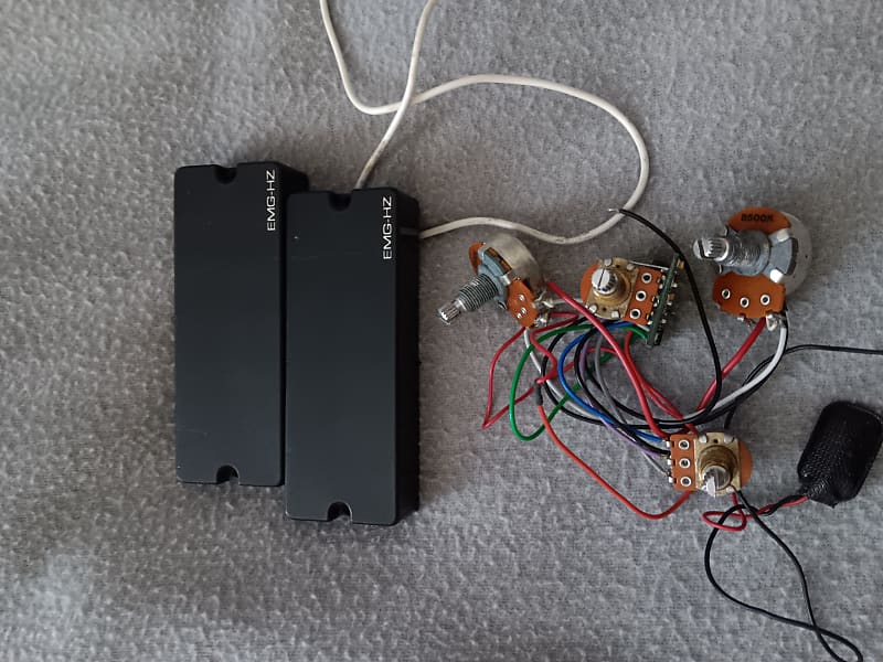 5 String Bass Pickups EMG 35P4 Vs. Traditional P Pickup Emg