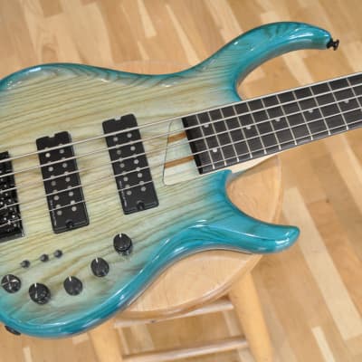 Sire MARCUS MILLER M5 Swamp Ash 5 TBL Transparent Blue / 5-String