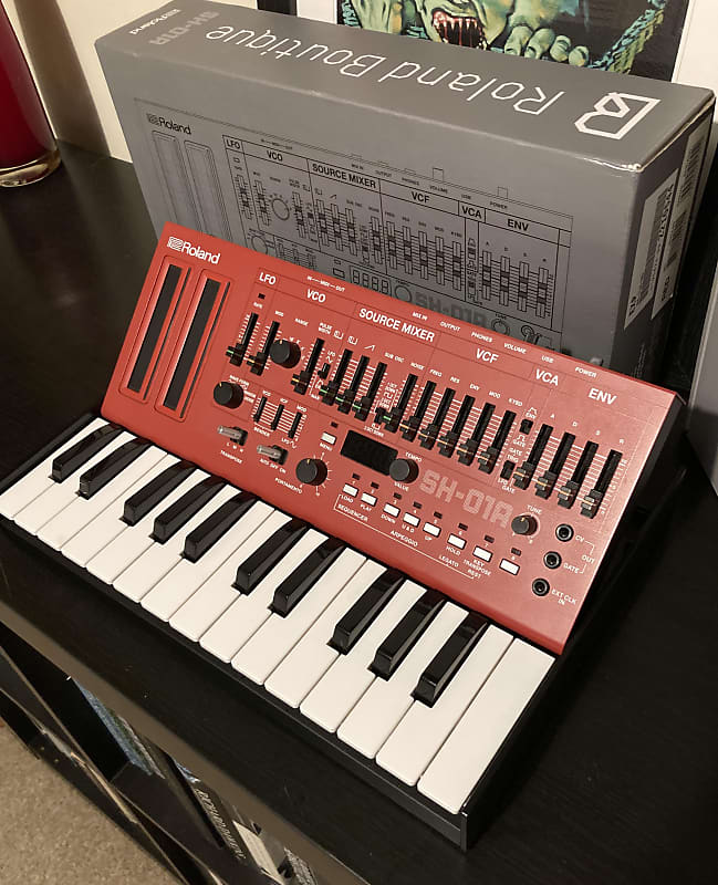 Roland Boutique SH-01a Ltd Edition RED + K-25m keyboard