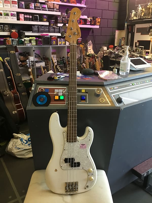 Fender Squire PBass Reverb