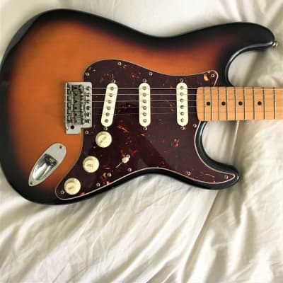 Fender Stratocaster Maple Fingerboard 1996-1997 Sunburst image 1