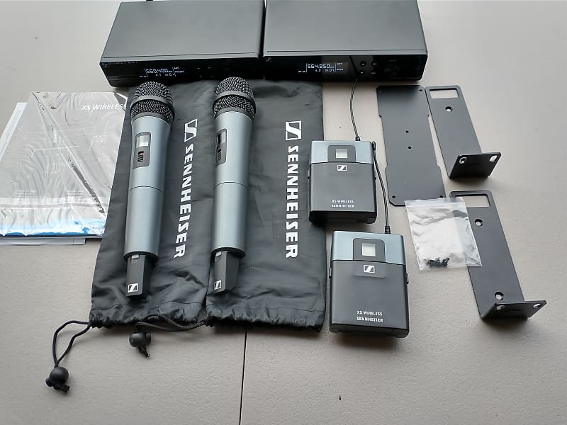 2 Sennheiser XSW2835 Handheld Wireless Microphone Systems, Reverb