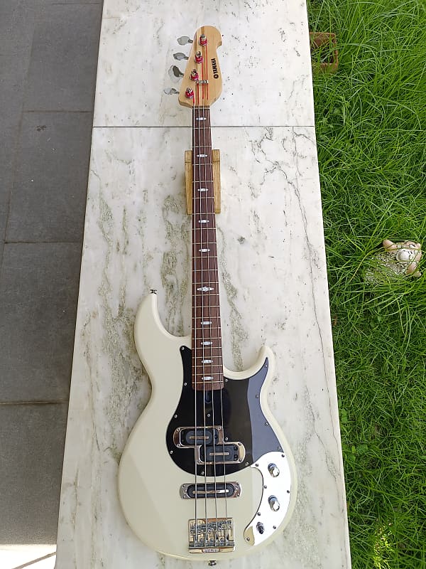 Yamaha BB 2024x 純正ハード付き YAMAHA BB1024X Vintage White