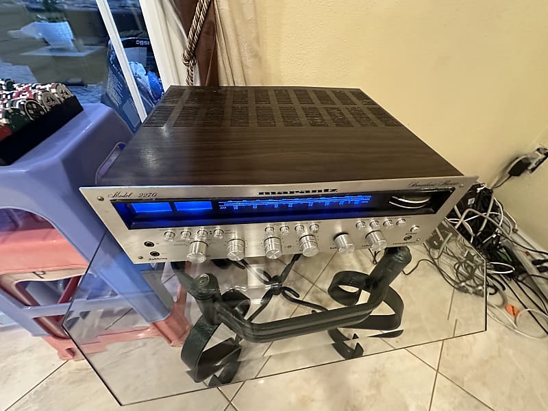 Marantz Model 2270 Stereophonic Receiver 1971 - 1975 - Black  			