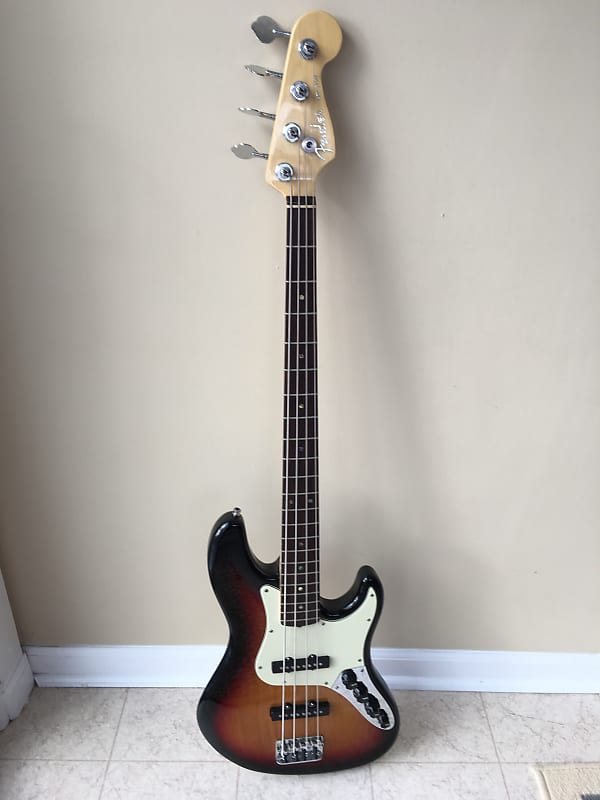 Fender American Deluxe Jazz Bass 2005 3-tone Sunburst image 1