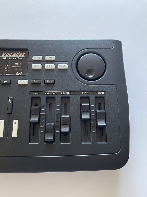 Digitech Vocalist Workstation Vocal Harmony Processor With