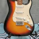 Fender Stratocaster SSS 2003 3-color Sunburst /soft case/tuner/strings