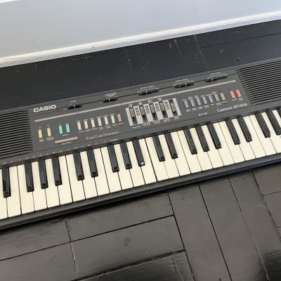 Casio MT-205 Casiotone 49-Key Synthesizer 1980s - Black