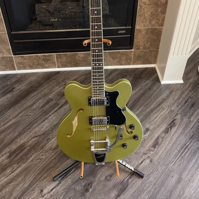 Hofner Contemporary Verythin Semi-Hollow Body w/Bigsby  - Olive Green Drab for sale