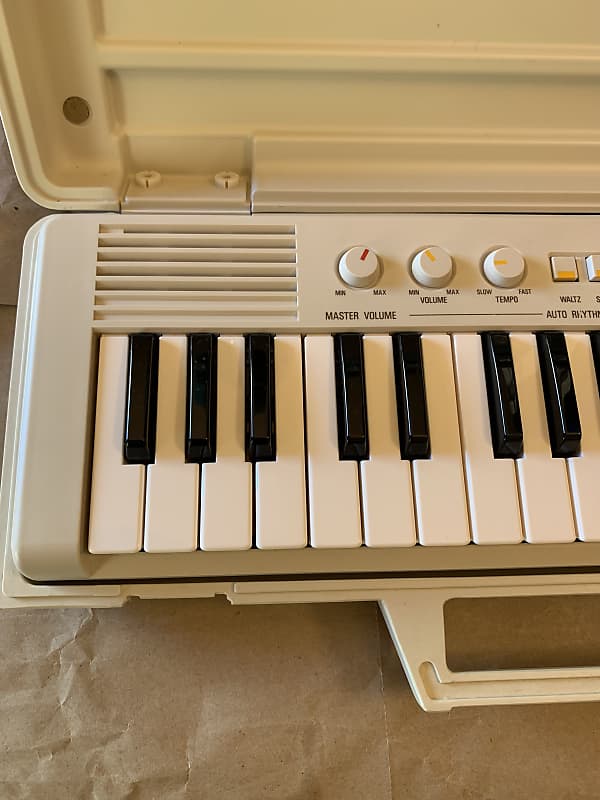 Yamaha PortaSound PS-1 32key mini keyboard 80s White | Reverb