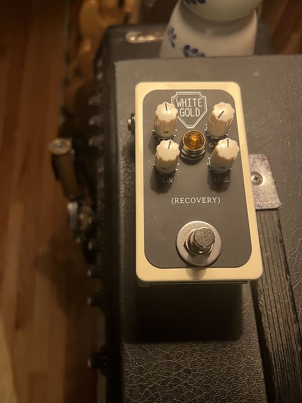 ギター Recovery Effects White Gold Recovery Effects White Gold Used – Empire Guitars
