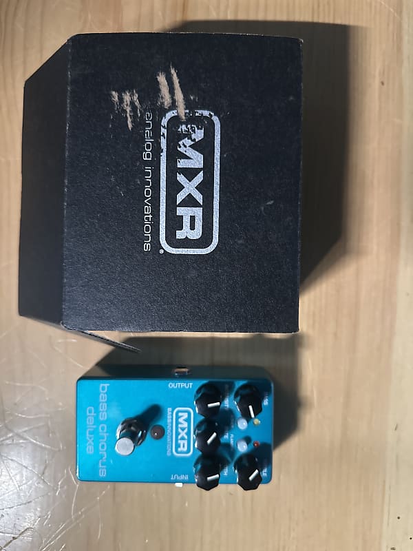 MXR M83 Bass Chorus Deluxe