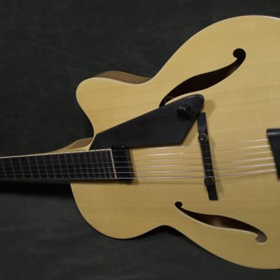 Peerless Manhattan Blonde Archtop Guitar w case #7141 image 5