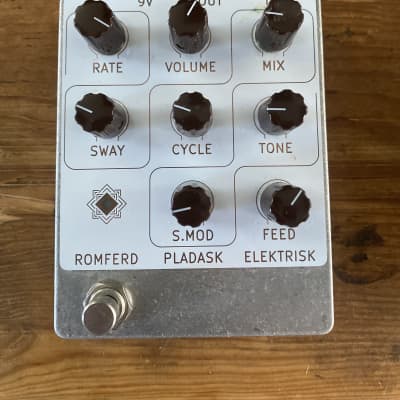 Reverb.com listing, price, conditions, and images for pladask-elektrisk-romferd