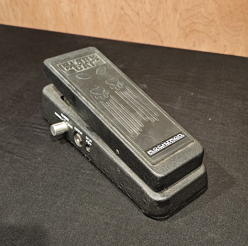 Buy Rocktron Black Cat Moan Wah Pedal | Sam Ash Music