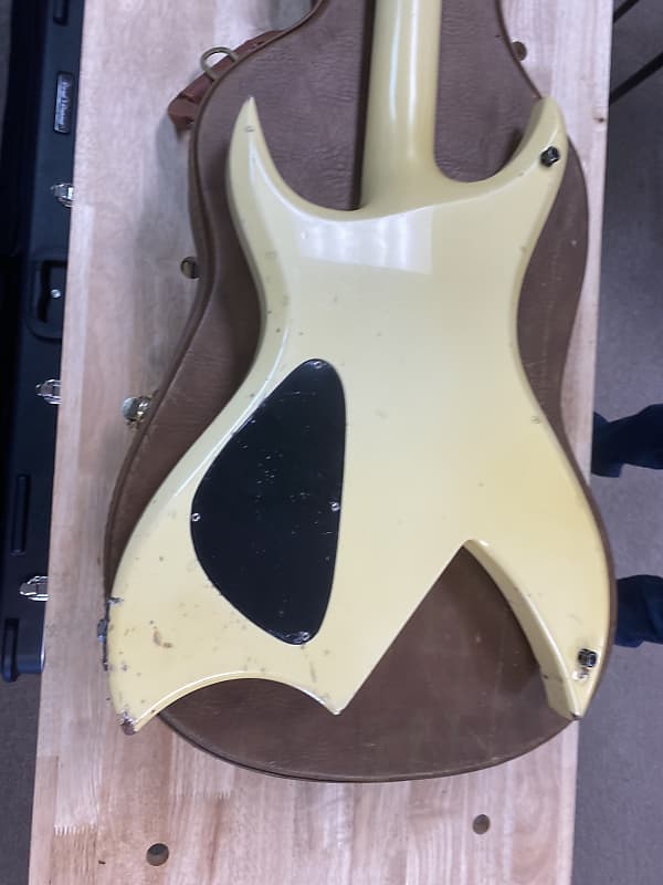 B.C. Rich Bich NJ series 1982 White | Reverb