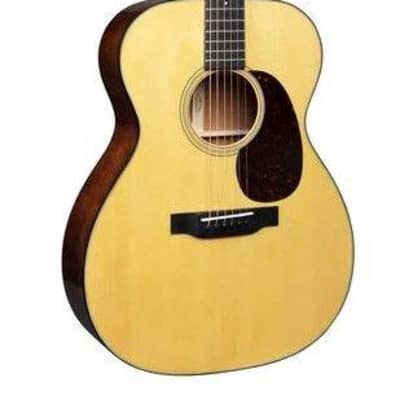 Martin 00018 Acoustic Guitar with Hardshell Case image 1