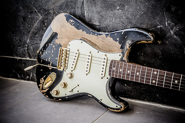☆Ultimate Relic Multilayer Stratocaster Platinum Fender Custom Shop Limited-Edition Double-Bound