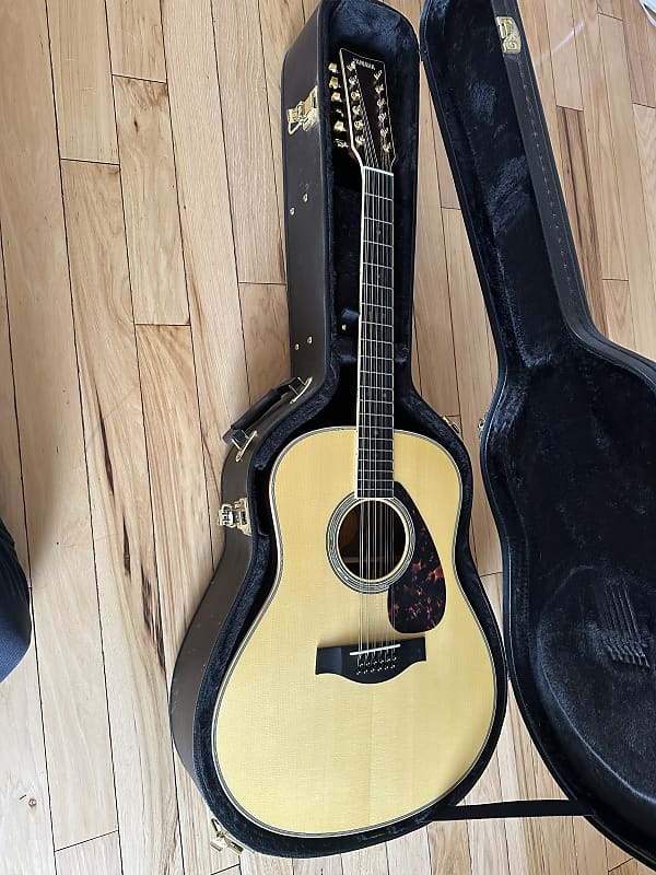 Yamaha LL16-12 Jumbo Acoustic Guitar Natural